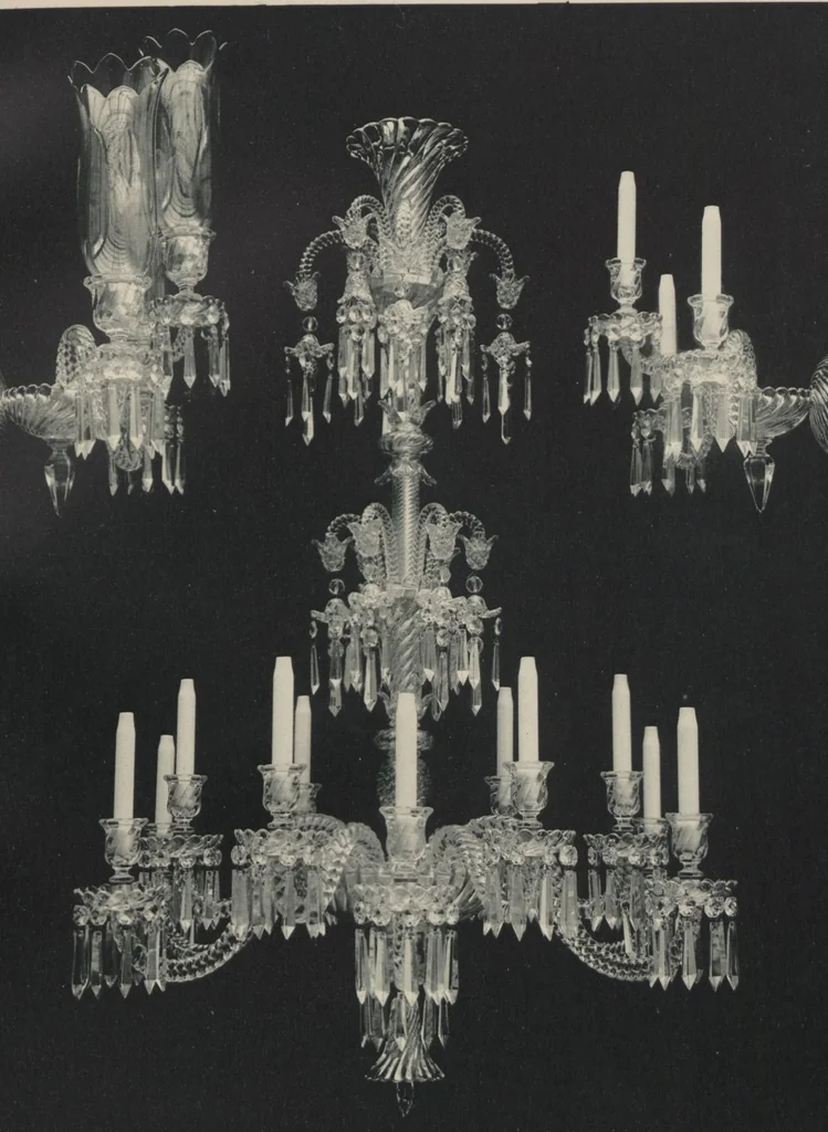 An illustration from Tarif des articles d'eclairage / Compagnie des cristalleries de Baccarat, 1907, leaf 44