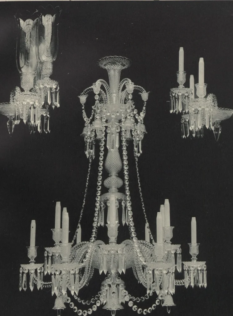 An illustration from Tarif des articles d'eclairage / Compagnie des cristalleries de Baccarat, 1907, leaf 45