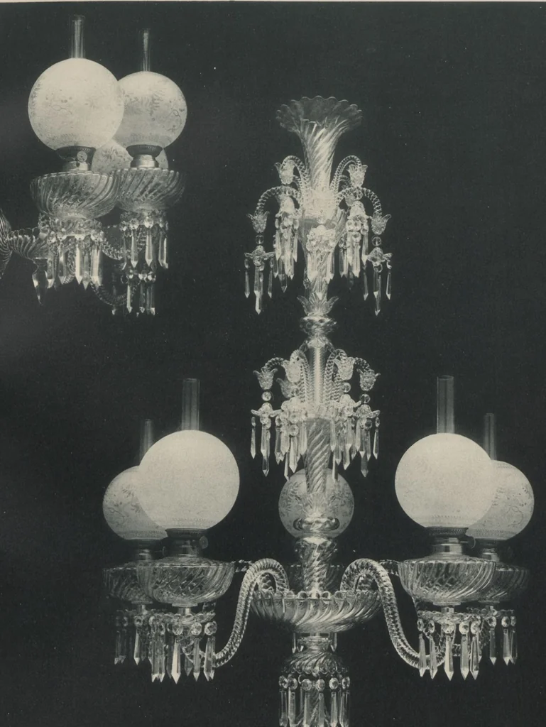 An illustration from Tarif des articles d'eclairage / Compagnie des cristalleries de Baccarat, 1907, leaf 74