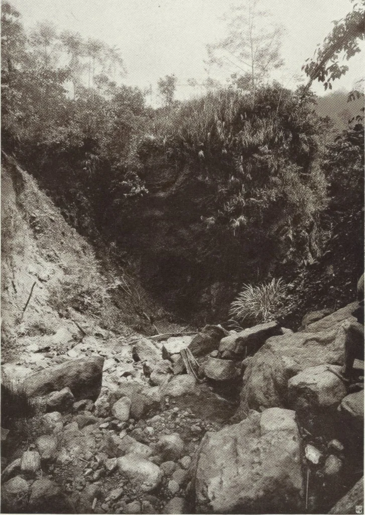An illustration from Forschungen im Innern der Insel Neuguinea : (Bericht des Führers über die wissenschaftlichen Ergebnisse der deutschen Grenzexpedition in das westliche Kaiser-Wilhelmsland 1910), 1914, leaf 214