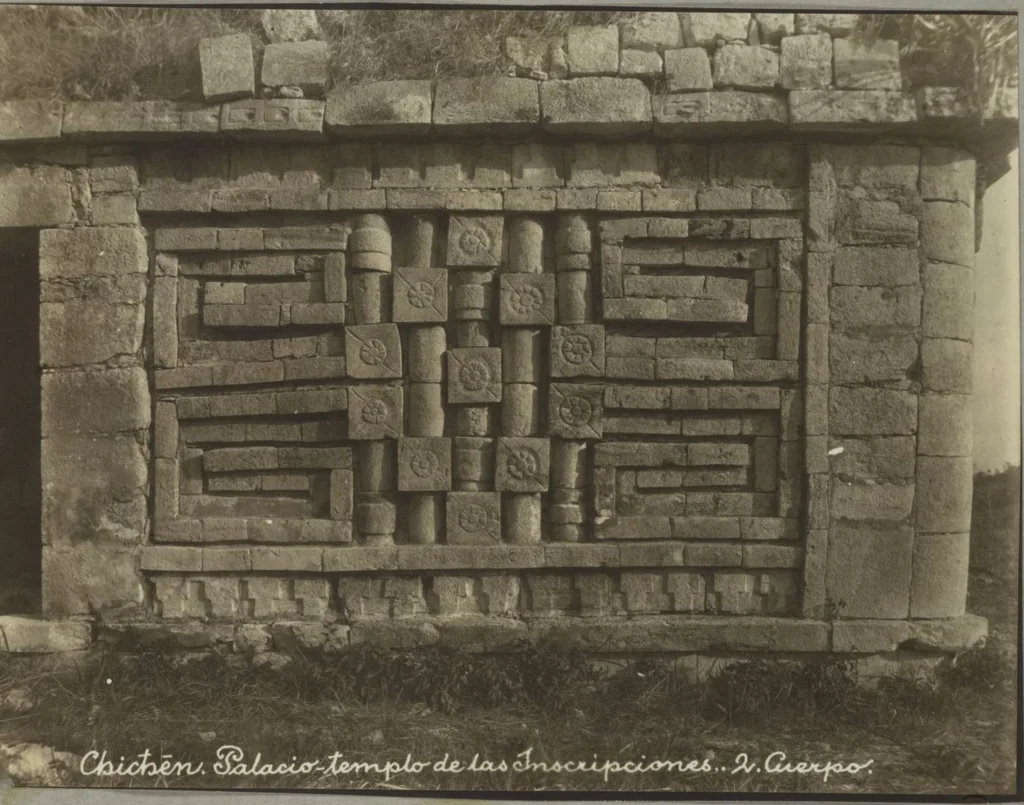 An illustration from 50 original photos of Mexican antiquities, circa 1900-1904 / [ca. half by commerical, half by a competent amateur], 1900, leaf 31