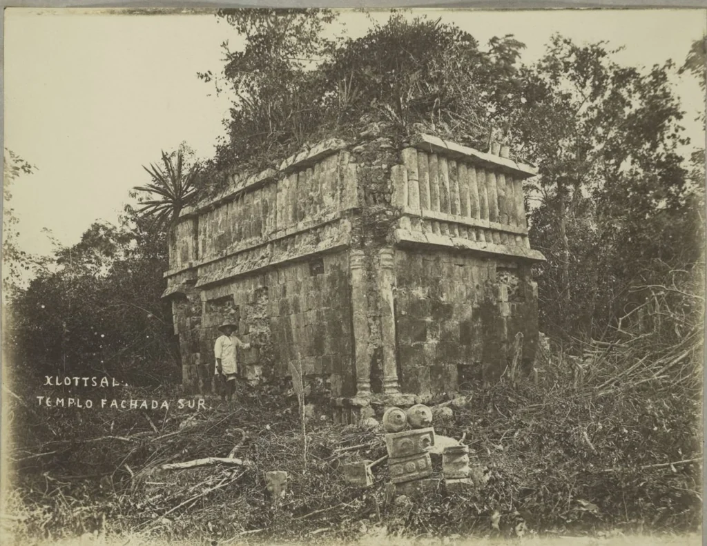 An illustration from 50 original photos of Mexican antiquities, circa 1900-1904 / [ca. half by commerical, half by a competent amateur], 1900, leaf 67