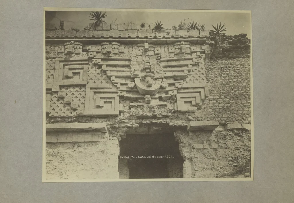 An illustration from 50 original photos of Mexican antiquities, circa 1900-1904 / [ca. half by commerical, half by a competent amateur], 1900, leaf 91