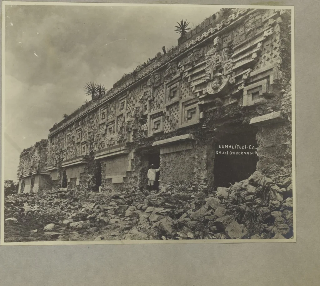 An illustration from 50 original photos of Mexican antiquities, circa 1900-1904 / [ca. half by commerical, half by a competent amateur], 1900, leaf 95