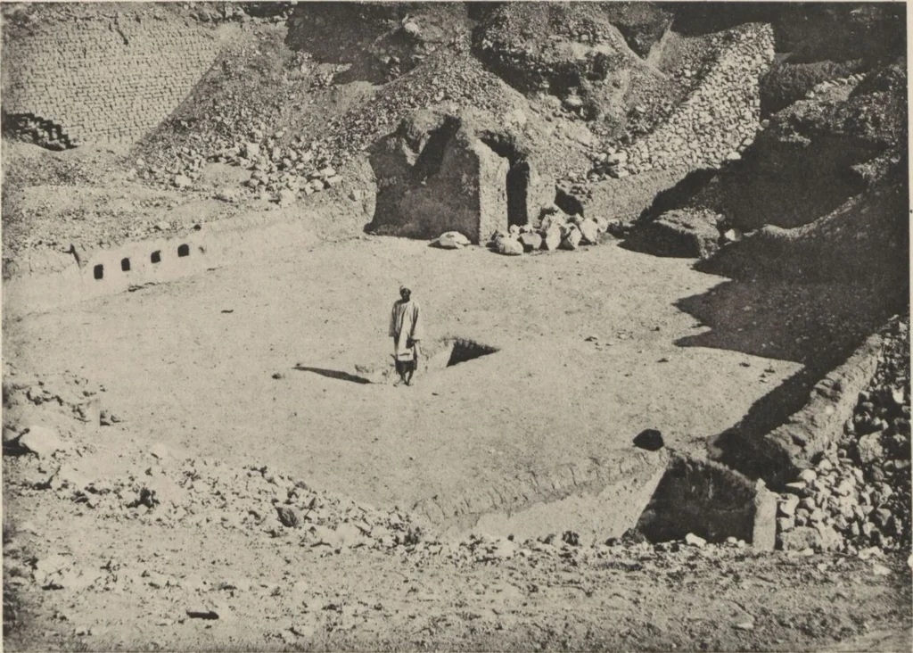 An illustration from Five years' explorations at Thebes : a record of work done 1907-1911 / by the Earl of Carnarvon and Howard Carter, with chapters by F. Ll. Griffith, George Legrain, George Möller, Percy E. Newberry and Wilhelm Spiegelberg ; with seventy-nine plates and frontispiece, 1912, leaf 115