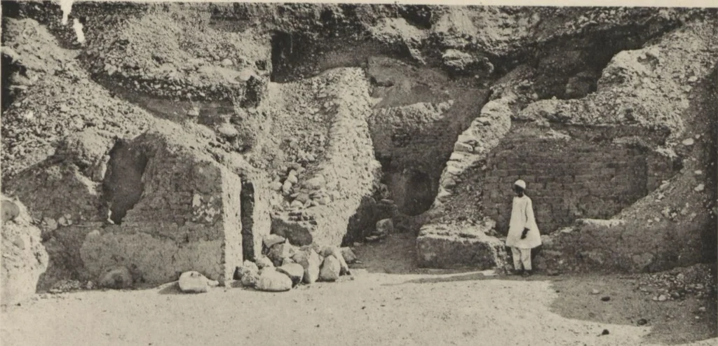 An illustration from Five years' explorations at Thebes : a record of work done 1907-1911 / by the Earl of Carnarvon and Howard Carter, with chapters by F. Ll. Griffith, George Legrain, George Möller, Percy E. Newberry and Wilhelm Spiegelberg ; with seventy-nine plates and frontispiece, 1912, leaf 115
