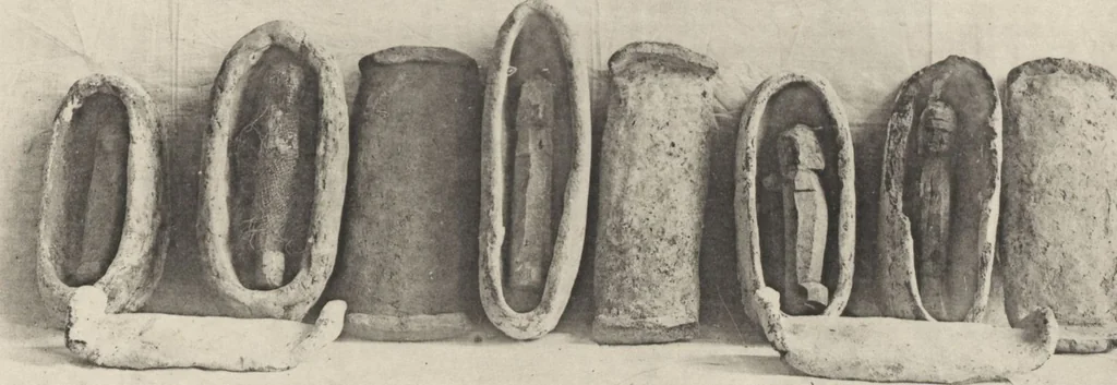 An illustration from Five years' explorations at Thebes : a record of work done 1907-1911 / by the Earl of Carnarvon and Howard Carter, with chapters by F. Ll. Griffith, George Legrain, George Möller, Percy E. Newberry and Wilhelm Spiegelberg ; with seventy-nine plates and frontispiece, 1912, leaf 135