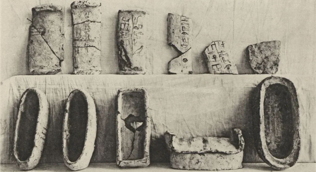 An illustration from Five years' explorations at Thebes : a record of work done 1907-1911 / by the Earl of Carnarvon and Howard Carter, with chapters by F. Ll. Griffith, George Legrain, George Möller, Percy E. Newberry and Wilhelm Spiegelberg ; with seventy-nine plates and frontispiece, 1912, leaf 135
