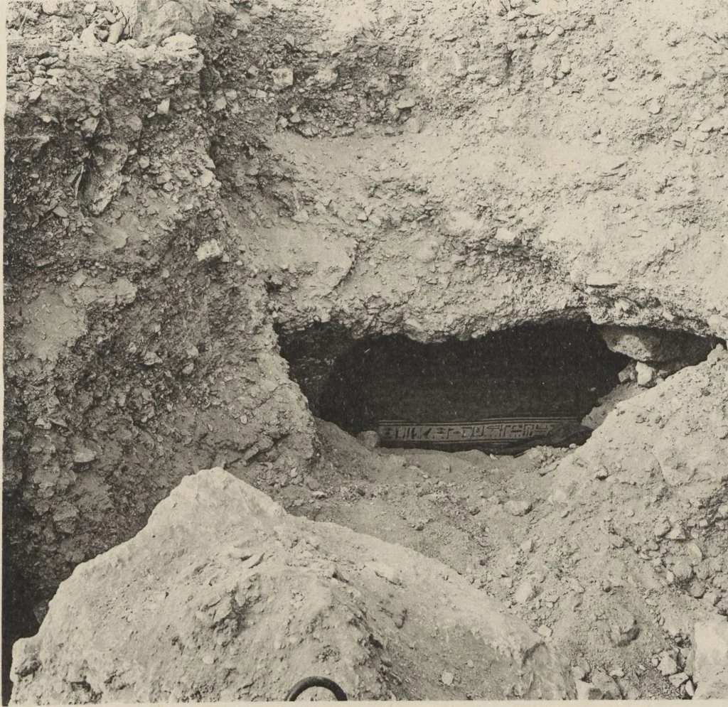 An illustration from Five years' explorations at Thebes : a record of work done 1907-1911 / by the Earl of Carnarvon and Howard Carter, with chapters by F. Ll. Griffith, George Legrain, George Möller, Percy E. Newberry and Wilhelm Spiegelberg ; with seventy-nine plates and frontispiece, 1912, leaf 141