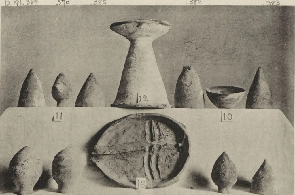 An illustration from Five years' explorations at Thebes : a record of work done 1907-1911 / by the Earl of Carnarvon and Howard Carter, with chapters by F. Ll. Griffith, George Legrain, George Möller, Percy E. Newberry and Wilhelm Spiegelberg ; with seventy-nine plates and frontispiece, 1912, leaf 149