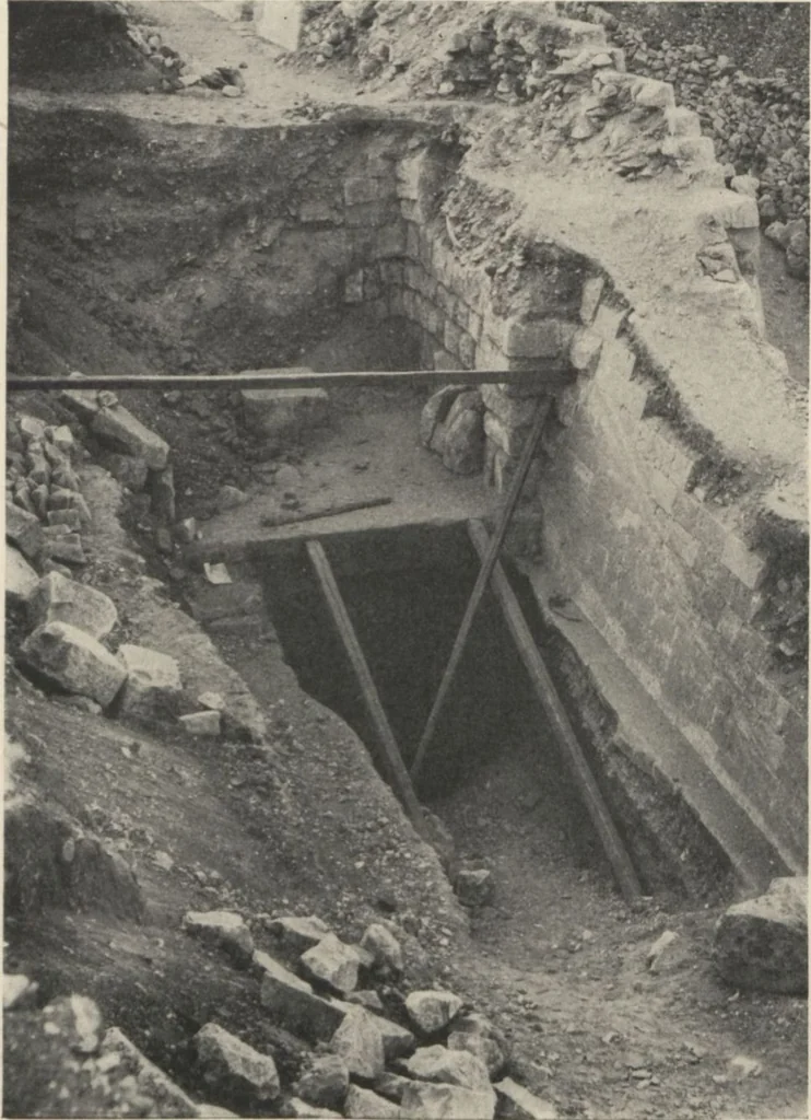 An illustration from Five years' explorations at Thebes : a record of work done 1907-1911 / by the Earl of Carnarvon and Howard Carter, with chapters by F. Ll. Griffith, George Legrain, George Möller, Percy E. Newberry and Wilhelm Spiegelberg ; with seventy-nine plates and frontispiece, 1912, leaf 20