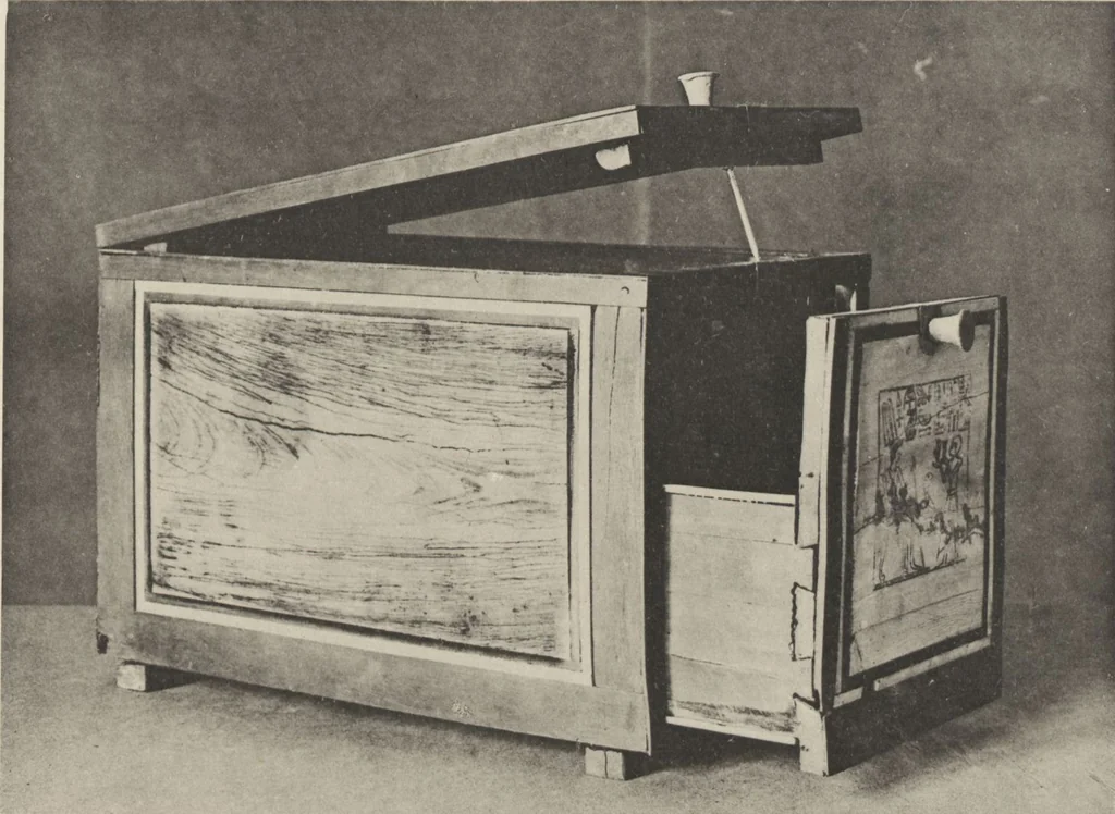 An illustration from Five years' explorations at Thebes : a record of work done 1907-1911 / by the Earl of Carnarvon and Howard Carter, with chapters by F. Ll. Griffith, George Legrain, George Möller, Percy E. Newberry and Wilhelm Spiegelberg ; with seventy-nine plates and frontispiece, 1912, leaf 210