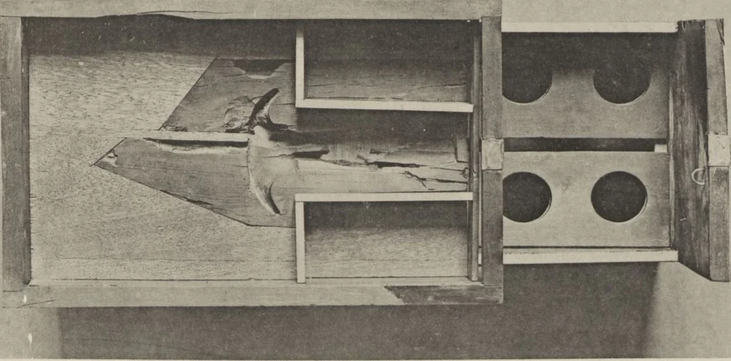 An illustration from Five years' explorations at Thebes : a record of work done 1907-1911 / by the Earl of Carnarvon and Howard Carter, with chapters by F. Ll. Griffith, George Legrain, George Möller, Percy E. Newberry and Wilhelm Spiegelberg ; with seventy-nine plates and frontispiece, 1912, leaf 210