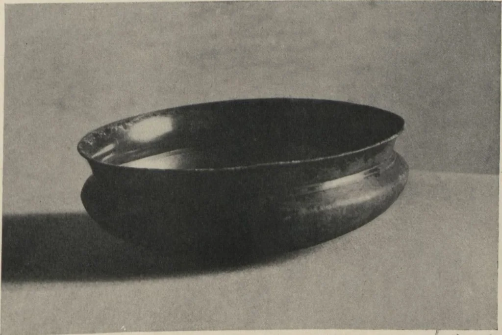 An illustration from Five years' explorations at Thebes : a record of work done 1907-1911 / by the Earl of Carnarvon and Howard Carter, with chapters by F. Ll. Griffith, George Legrain, George Möller, Percy E. Newberry and Wilhelm Spiegelberg ; with seventy-nine plates and frontispiece, 1912, leaf 57