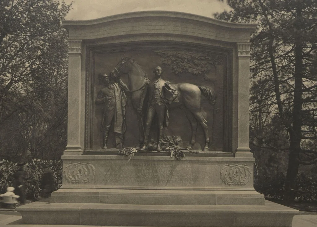 An illustration from [Decorations in the city of New York to honor and welcome the British and French commissions, May 9th to May 13th, 1917 / phot. by Wurts brothers], 1917, leaf 24