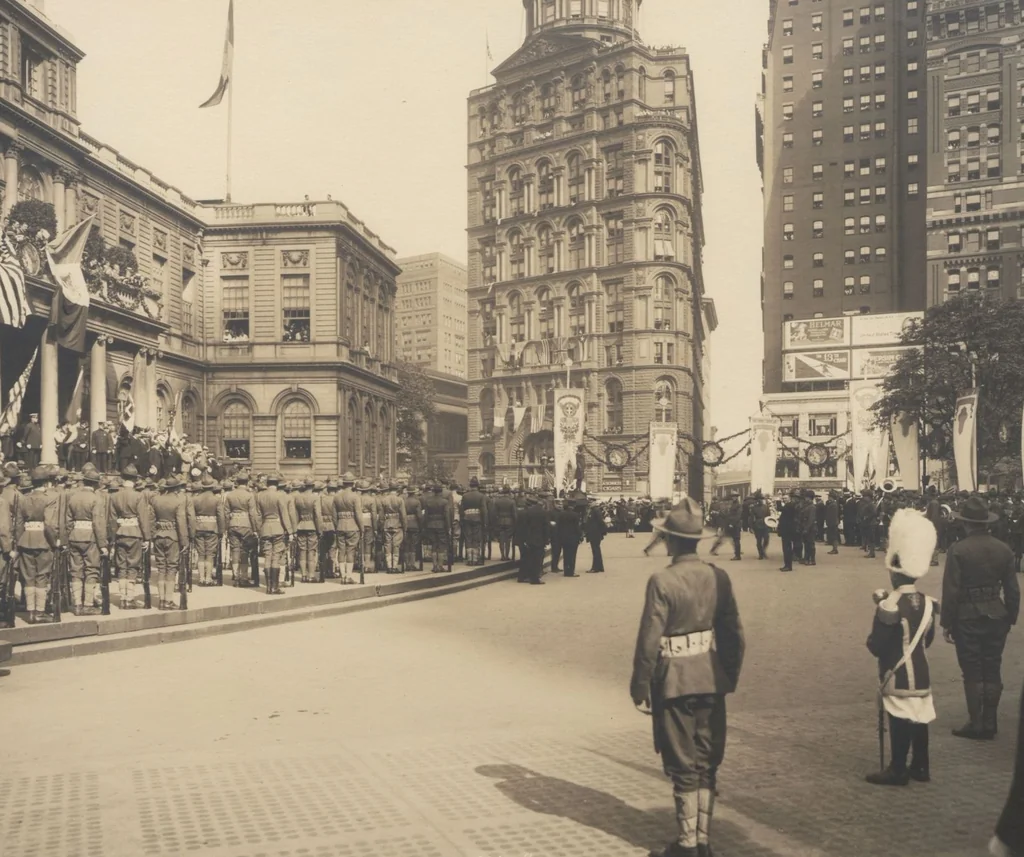 An illustration from [Decorations in the city of New York to honor and welcome the Italian commission, June 21, 22, 23, 1917 / phot. by Wurts brothers], 1917, leaf 5