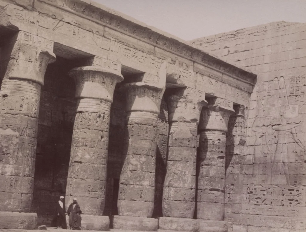 An illustration from [Album of Egyptian and Turkish photographs. Volume 1 / assembled by Rudolf H. and Lulu Reinhart in 1906 on their wedding trip], 1906, leaf 102
