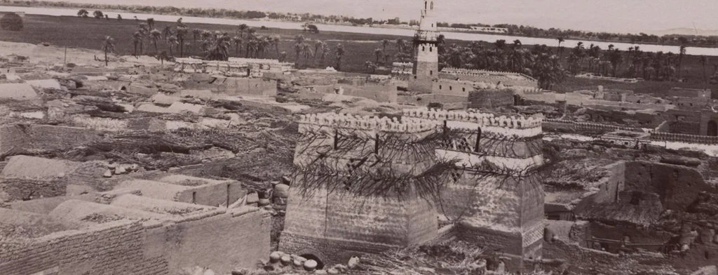 An illustration from [Album of Egyptian and Turkish photographs. Volume 1 / assembled by Rudolf H. and Lulu Reinhart in 1906 on their wedding trip], 1906, leaf 104