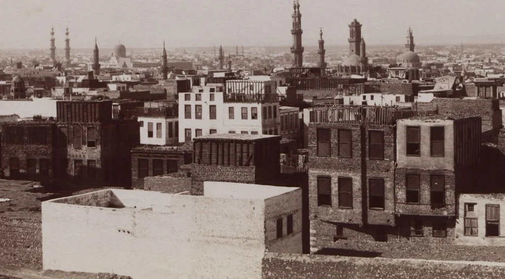 An illustration from [Album of Egyptian and Turkish photographs. Volume 1 / assembled by Rudolf H. and Lulu Reinhart in 1906 on their wedding trip], 1906, leaf 105