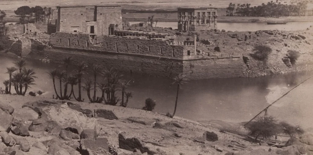 An illustration from [Album of Egyptian and Turkish photographs. Volume 1 / assembled by Rudolf H. and Lulu Reinhart in 1906 on their wedding trip], 1906, leaf 15