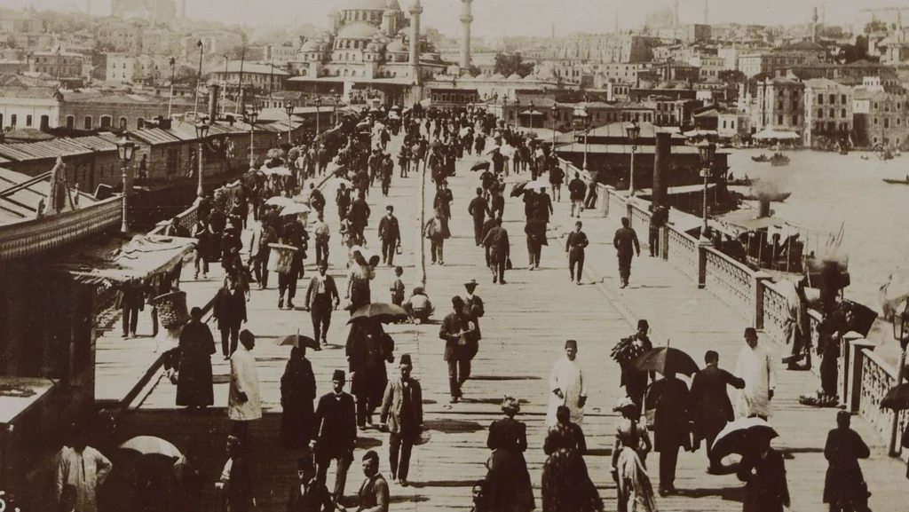 An illustration from [Album of Egyptian and Turkish photographs. Volume 1 / assembled by Rudolf H. and Lulu Reinhart in 1906 on their wedding trip], 1906, leaf 45