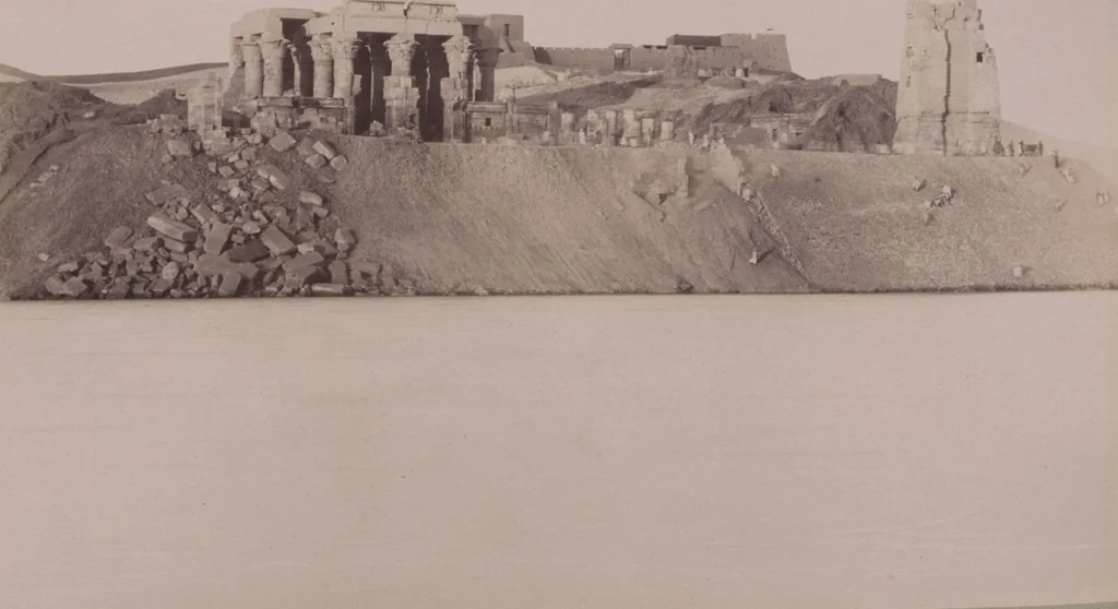 An illustration from [Album of Egyptian and Turkish photographs. Volume 1 / assembled by Rudolf H. and Lulu Reinhart in 1906 on their wedding trip], 1906, leaf 5