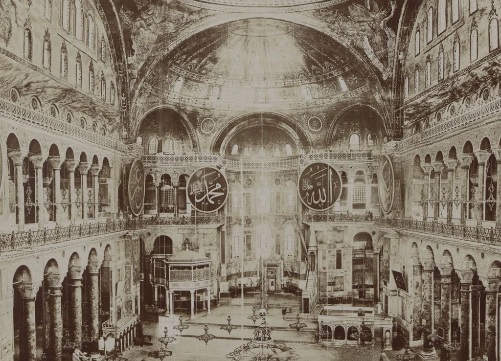An illustration from [Album of Egyptian and Turkish photographs. Volume 1 / assembled by Rudolf H. and Lulu Reinhart in 1906 on their wedding trip], 1906, leaf 51