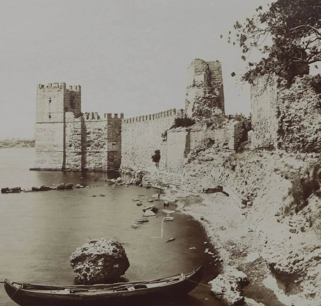 An illustration from [Album of Egyptian and Turkish photographs. Volume 1 / assembled by Rudolf H. and Lulu Reinhart in 1906 on their wedding trip], 1906, leaf 85