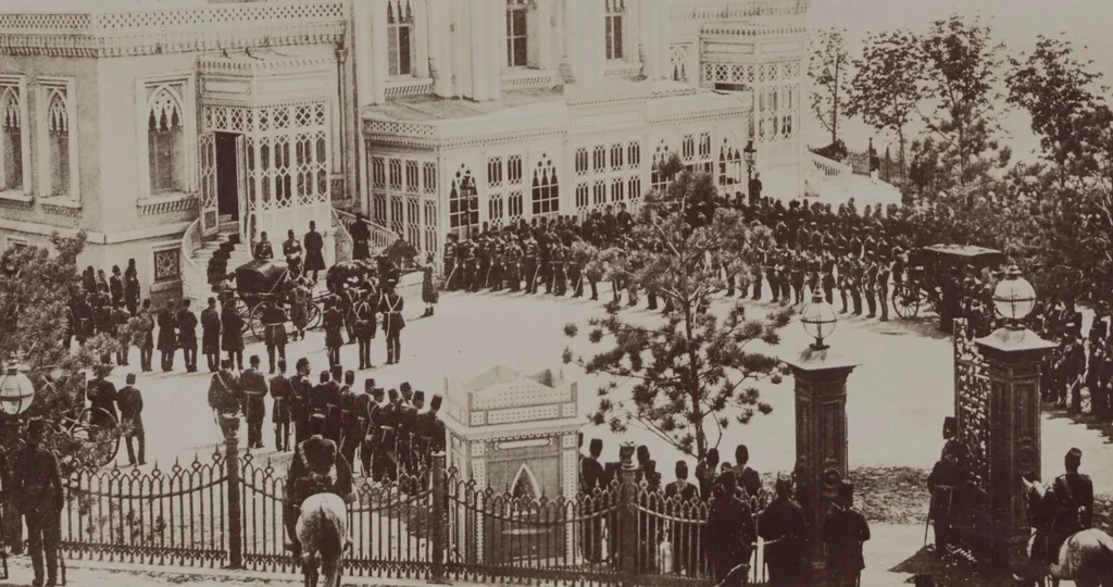 An illustration from [Album of Egyptian and Turkish photographs. Volume 1 / assembled by Rudolf H. and Lulu Reinhart in 1906 on their wedding trip], 1906, leaf 86