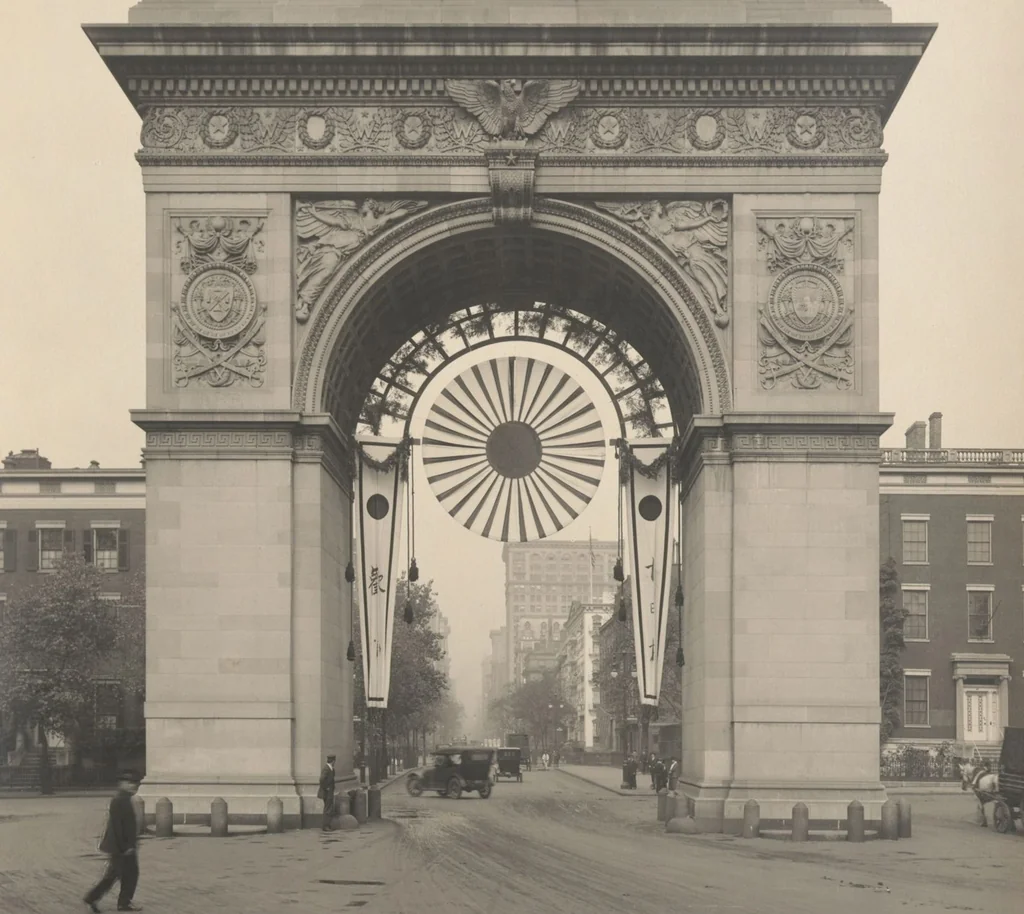 An illustration from [Decorations in the city of New York to honor and welcome the Japanese commission, Sept. 27, 28, 29, 1917 / phot. by Wurts brothers], 1917, leaf 8