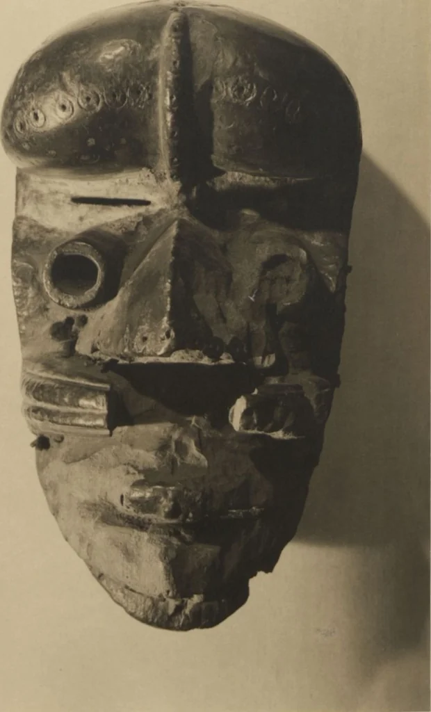 An illustration from African negro sculpture / photographed by Charles Sheeler with a preface by Marius de Zayas, 1918, leaf 32