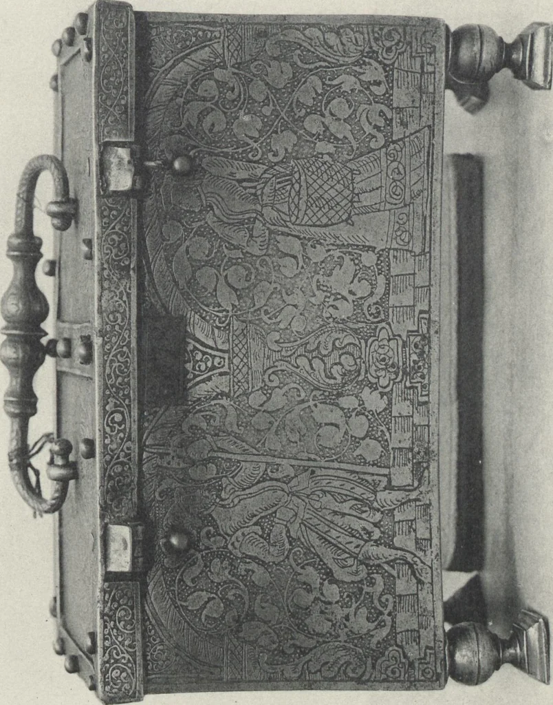 An illustration from Documents de ferronnerie ancienne du XIIe au XVIIIe siècle : recueil de 40 planches comprenant plus de 100 documents de ferronnerie monumentale et de serrurerie fine ..., 1922, leaf 14