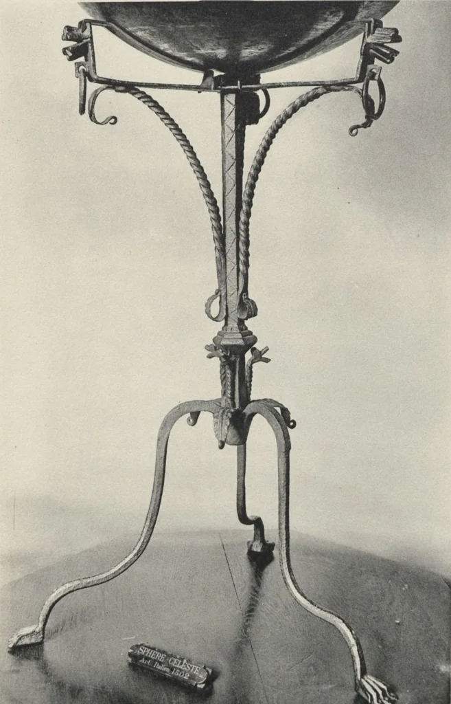 An illustration from Documents de ferronnerie ancienne du XIIe au XVIIIe siècle : recueil de 40 planches comprenant plus de 100 documents de ferronnerie monumentale et de serrurerie fine ..., 1922, leaf 26