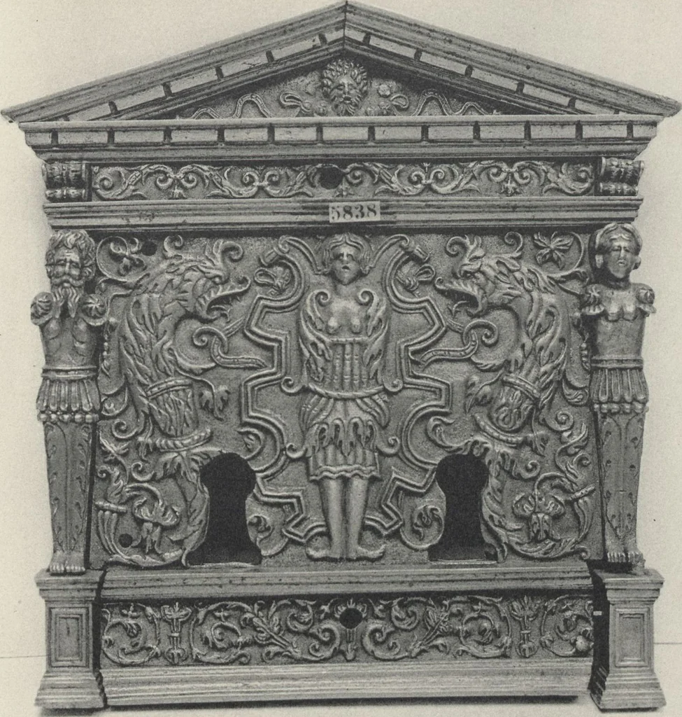 An illustration from Documents de ferronnerie ancienne du XIIe au XVIIIe siècle : recueil de 40 planches comprenant plus de 100 documents de ferronnerie monumentale et de serrurerie fine ..., 1922, leaf 28