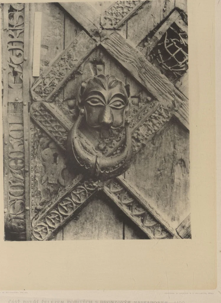 An illustration from Auswahl von kunstgewerblichen Gegenständen aus der retrospectiven Ausstellung der allgemeinen Landes- und Jubiläums-Ausstellung in Prag 1891, 1892, leaf 140