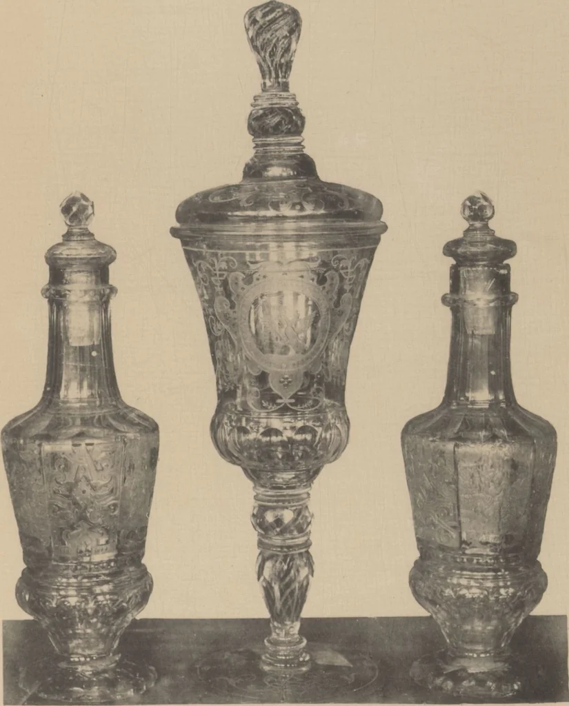 An illustration from Auswahl von kunstgewerblichen Gegenständen aus der retrospectiven Ausstellung der allgemeinen Landes- und Jubiläums-Ausstellung in Prag 1891, 1892, leaf 186