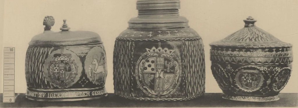 An illustration from Auswahl von kunstgewerblichen Gegenständen aus der retrospectiven Ausstellung der allgemeinen Landes- und Jubiläums-Ausstellung in Prag 1891, 1892, leaf 196