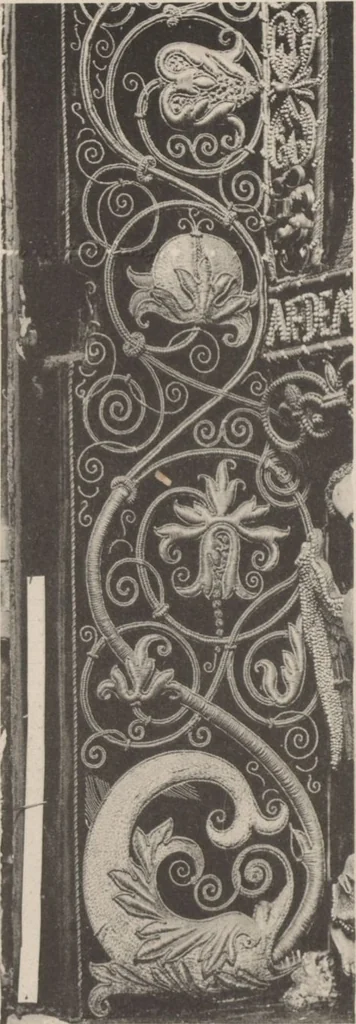 An illustration from Auswahl von kunstgewerblichen Gegenständen aus der retrospectiven Ausstellung der allgemeinen Landes- und Jubiläums-Ausstellung in Prag 1891, 1892, leaf 42