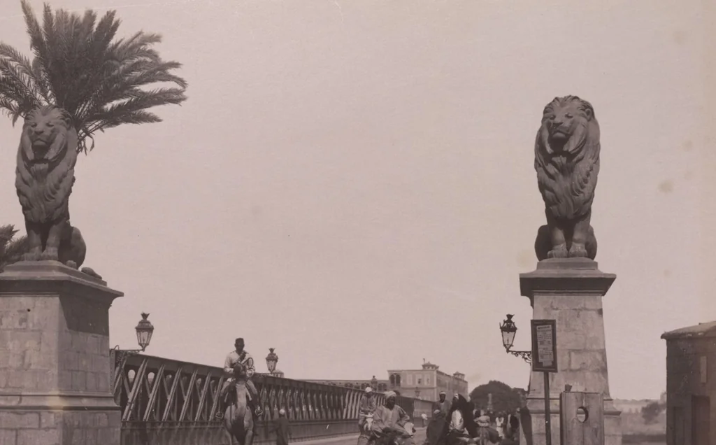 An illustration from [Album of Egyptian and Turkish photographs. Volume 2 / assembled by Rudolf H. and Lulu Reinhart in 1906 on their wedding trip], 1906, leaf 17