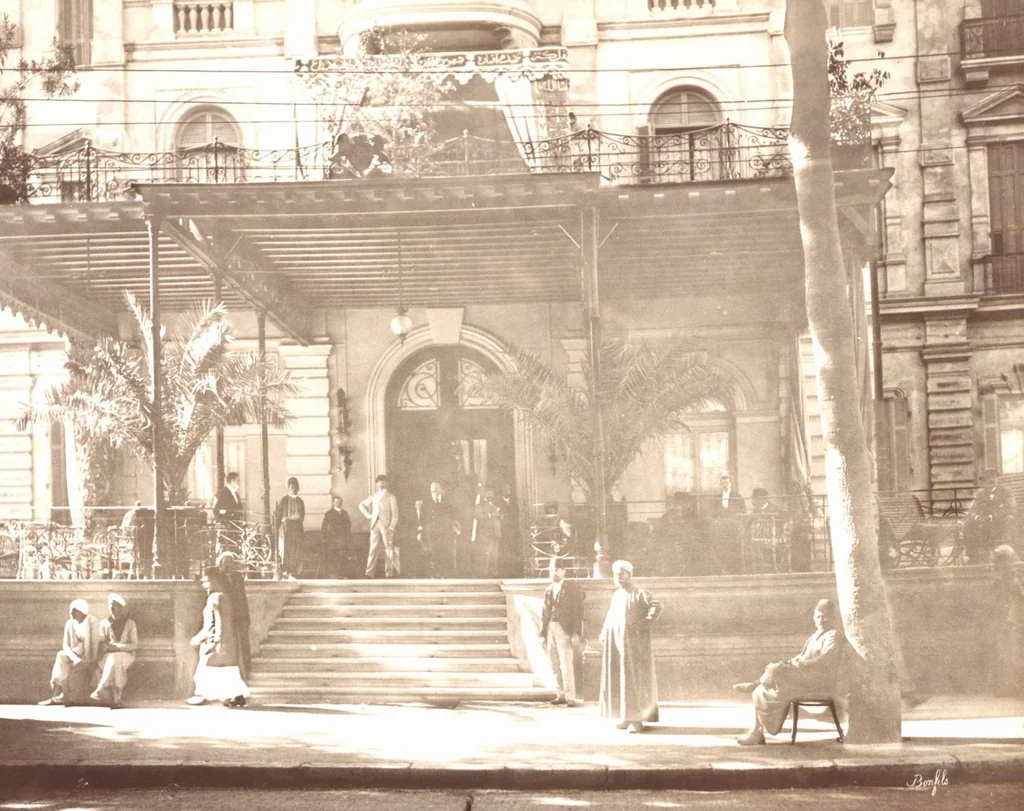 An illustration from [Album of Egyptian and Turkish photographs. Volume 2 / assembled by Rudolf H. and Lulu Reinhart in 1906 on their wedding trip], 1906, leaf 2