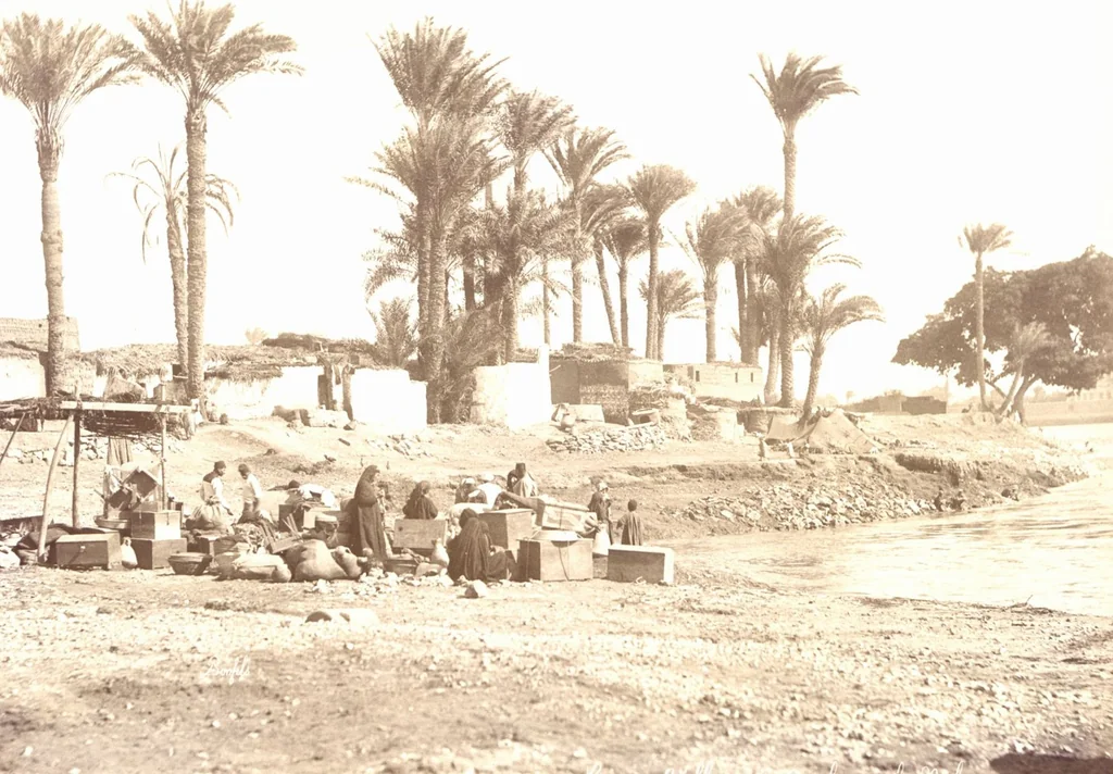 An illustration from [Album of Egyptian and Turkish photographs. Volume 2 / assembled by Rudolf H. and Lulu Reinhart in 1906 on their wedding trip], 1906, leaf 20