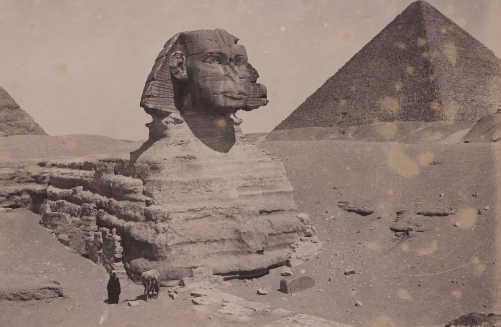 An illustration from [Album of Egyptian and Turkish photographs. Volume 2 / assembled by Rudolf H. and Lulu Reinhart in 1906 on their wedding trip], 1906, leaf 21