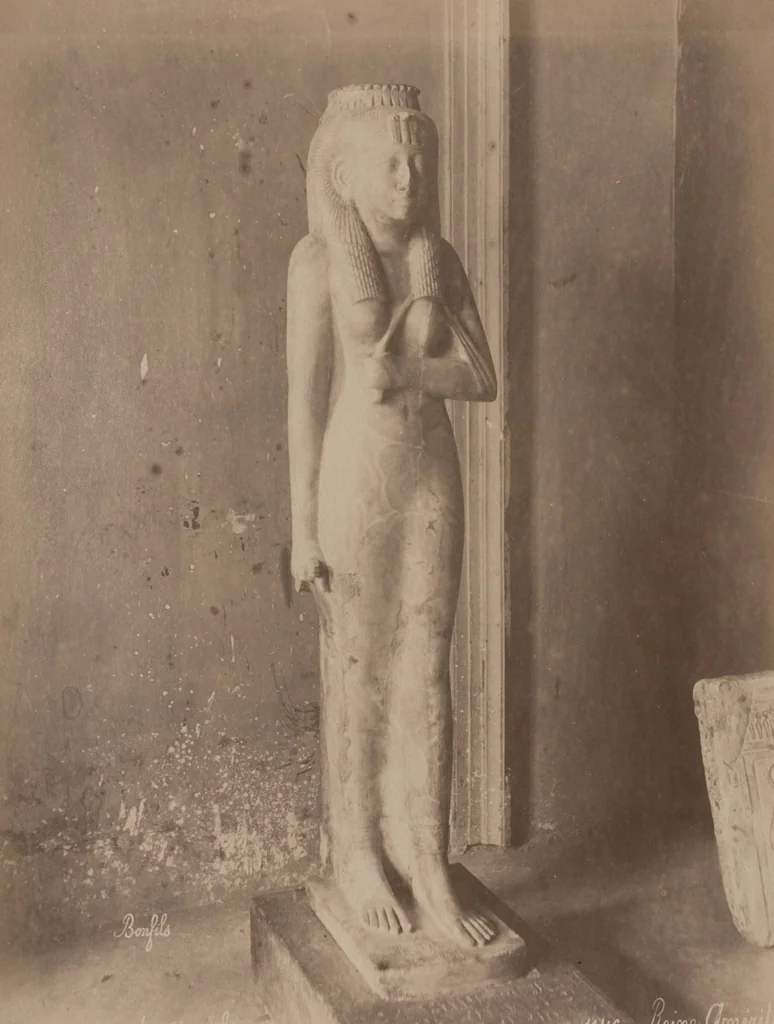 An illustration from [Album of Egyptian and Turkish photographs. Volume 2 / assembled by Rudolf H. and Lulu Reinhart in 1906 on their wedding trip], 1906, leaf 25