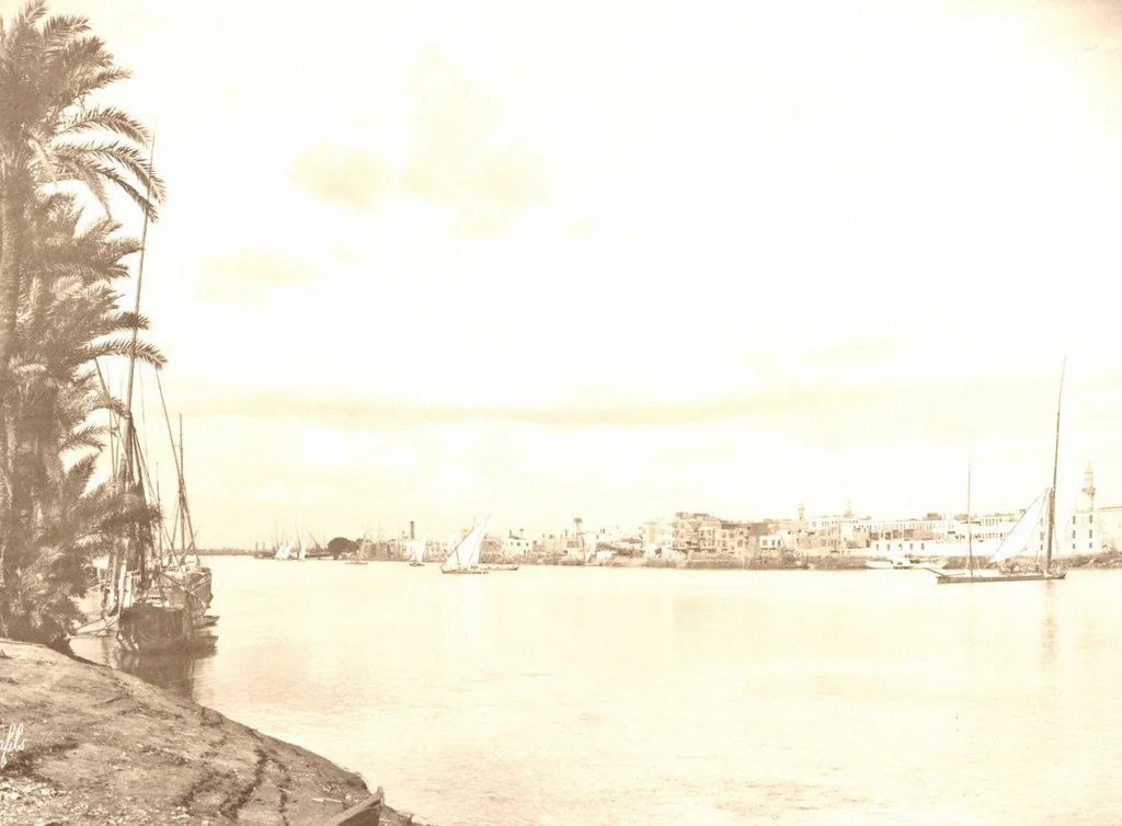 An illustration from [Album of Egyptian and Turkish photographs. Volume 2 / assembled by Rudolf H. and Lulu Reinhart in 1906 on their wedding trip], 1906, leaf 28