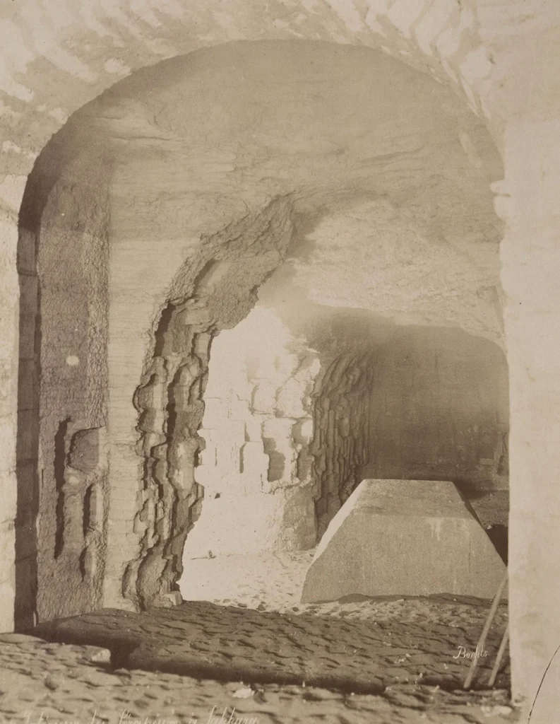 An illustration from [Album of Egyptian and Turkish photographs. Volume 2 / assembled by Rudolf H. and Lulu Reinhart in 1906 on their wedding trip], 1906, leaf 37
