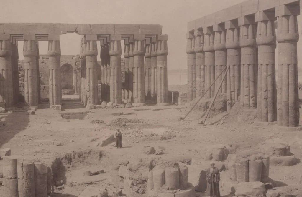 An illustration from [Album of Egyptian and Turkish photographs. Volume 2 / assembled by Rudolf H. and Lulu Reinhart in 1906 on their wedding trip], 1906, leaf 47
