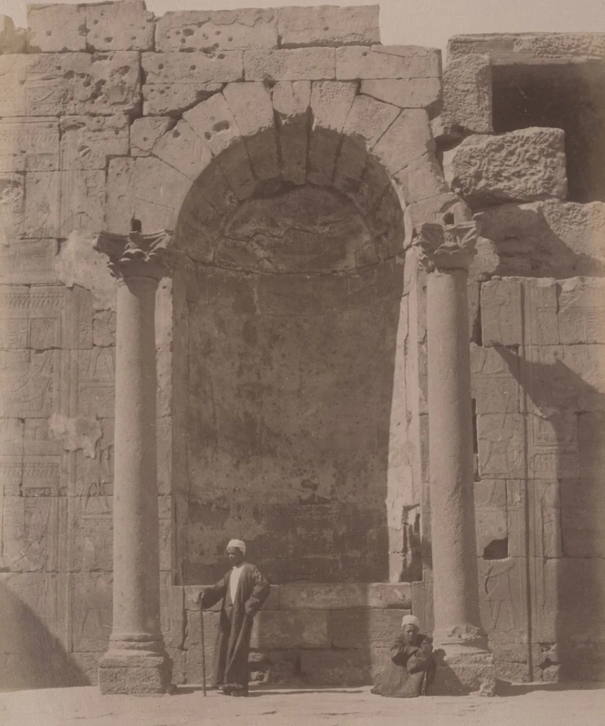 An illustration from [Album of Egyptian and Turkish photographs. Volume 2 / assembled by Rudolf H. and Lulu Reinhart in 1906 on their wedding trip], 1906, leaf 49