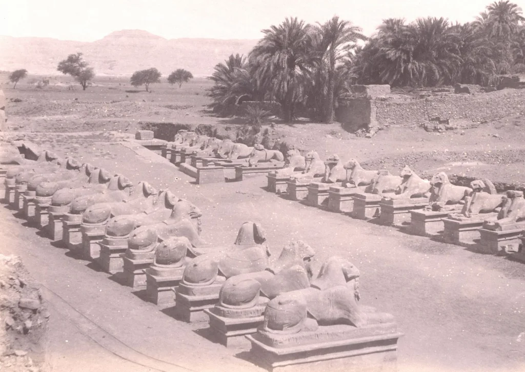 An illustration from [Album of Egyptian and Turkish photographs. Volume 2 / assembled by Rudolf H. and Lulu Reinhart in 1906 on their wedding trip], 1906, leaf 58