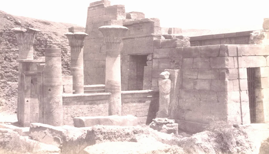 An illustration from [Album of Egyptian and Turkish photographs. Volume 2 / assembled by Rudolf H. and Lulu Reinhart in 1906 on their wedding trip], 1906, leaf 78