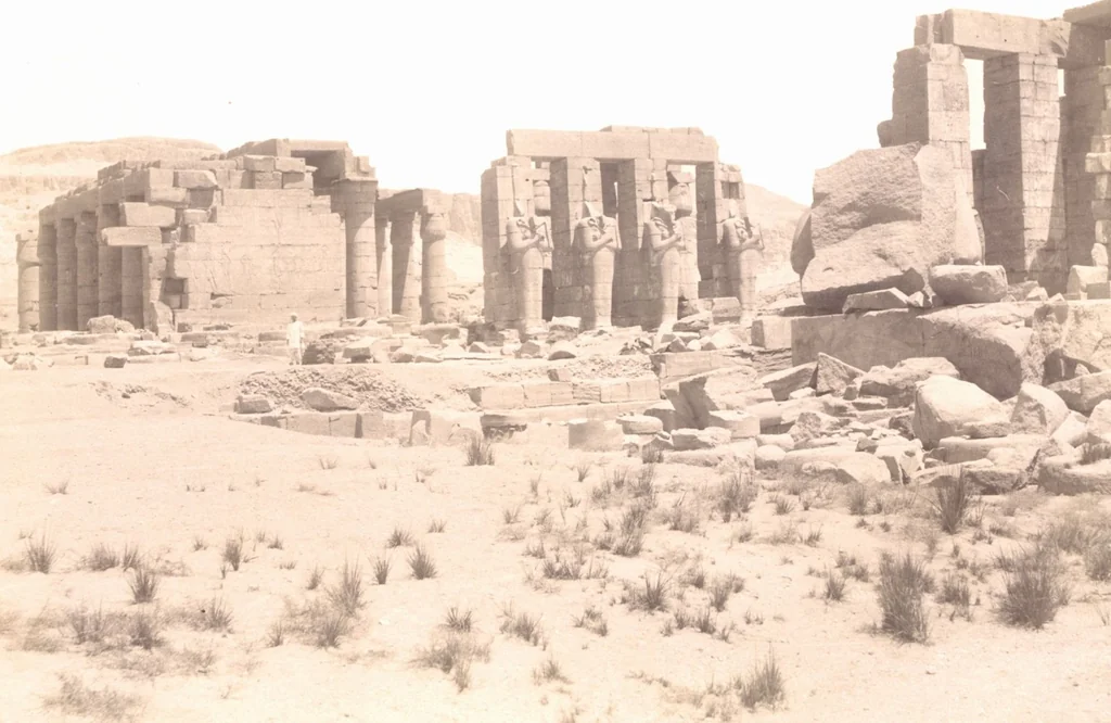 An illustration from [Album of Egyptian and Turkish photographs. Volume 2 / assembled by Rudolf H. and Lulu Reinhart in 1906 on their wedding trip], 1906, leaf 93